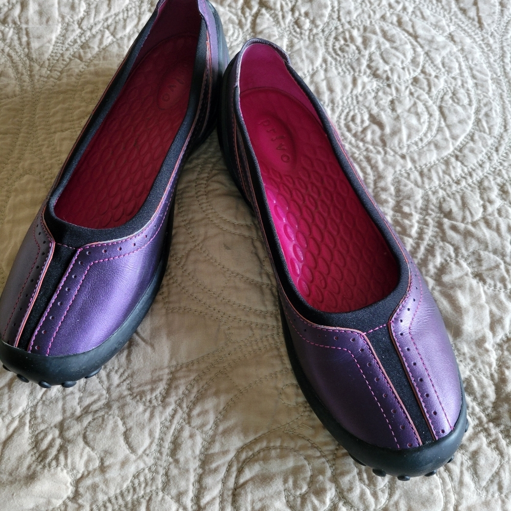 Privo women's leather flats. Gorgeous shimmer purple, size 9M. Like new